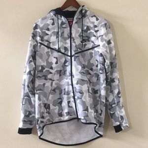 nike tech fleece windrunner camo